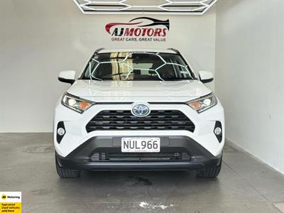 2021 Toyota RAV4 - Thumbnail
