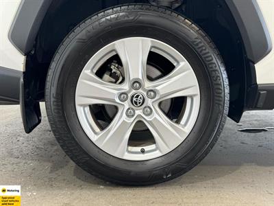 2021 Toyota RAV4 - Thumbnail