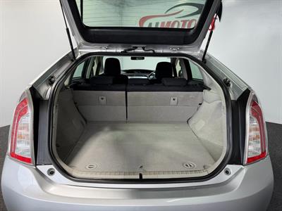 2012 Toyota Prius - Thumbnail