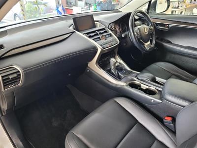 2015 Lexus NX 300h - Thumbnail