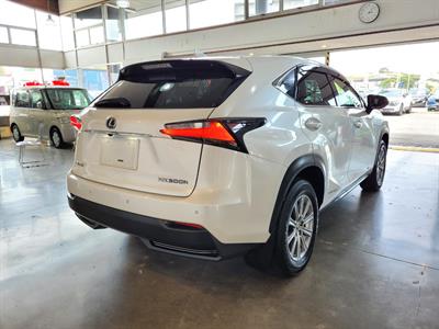 2015 Lexus NX 300h - Thumbnail