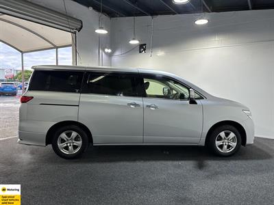 2017 Nissan Elgrand - Thumbnail