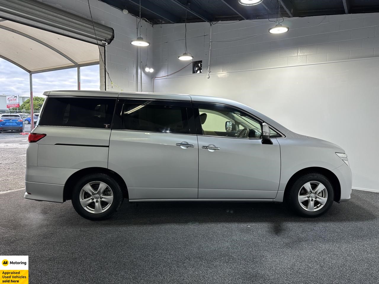 2017 Nissan Elgrand