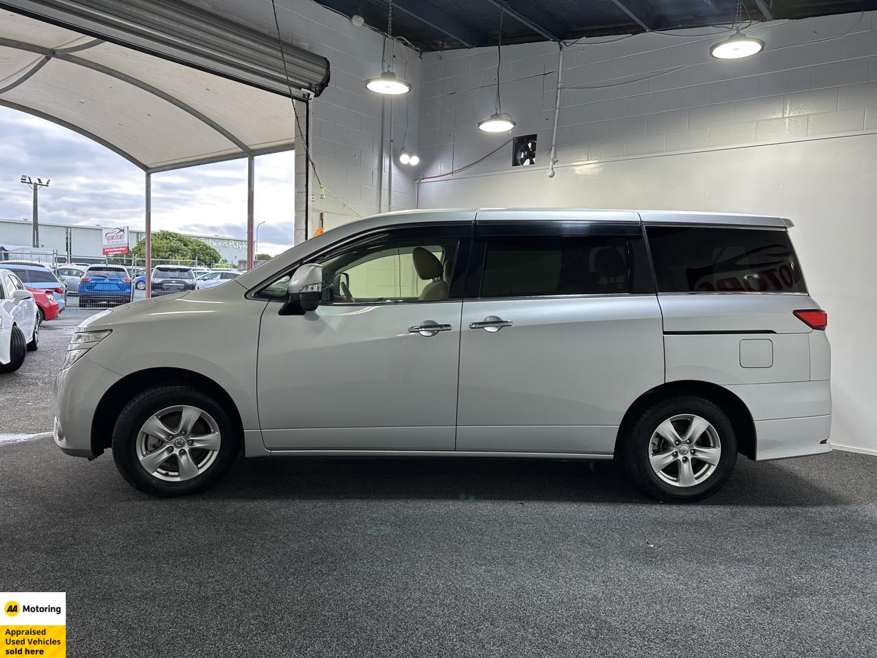 2017 Nissan Elgrand