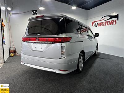 2017 Nissan Elgrand - Thumbnail