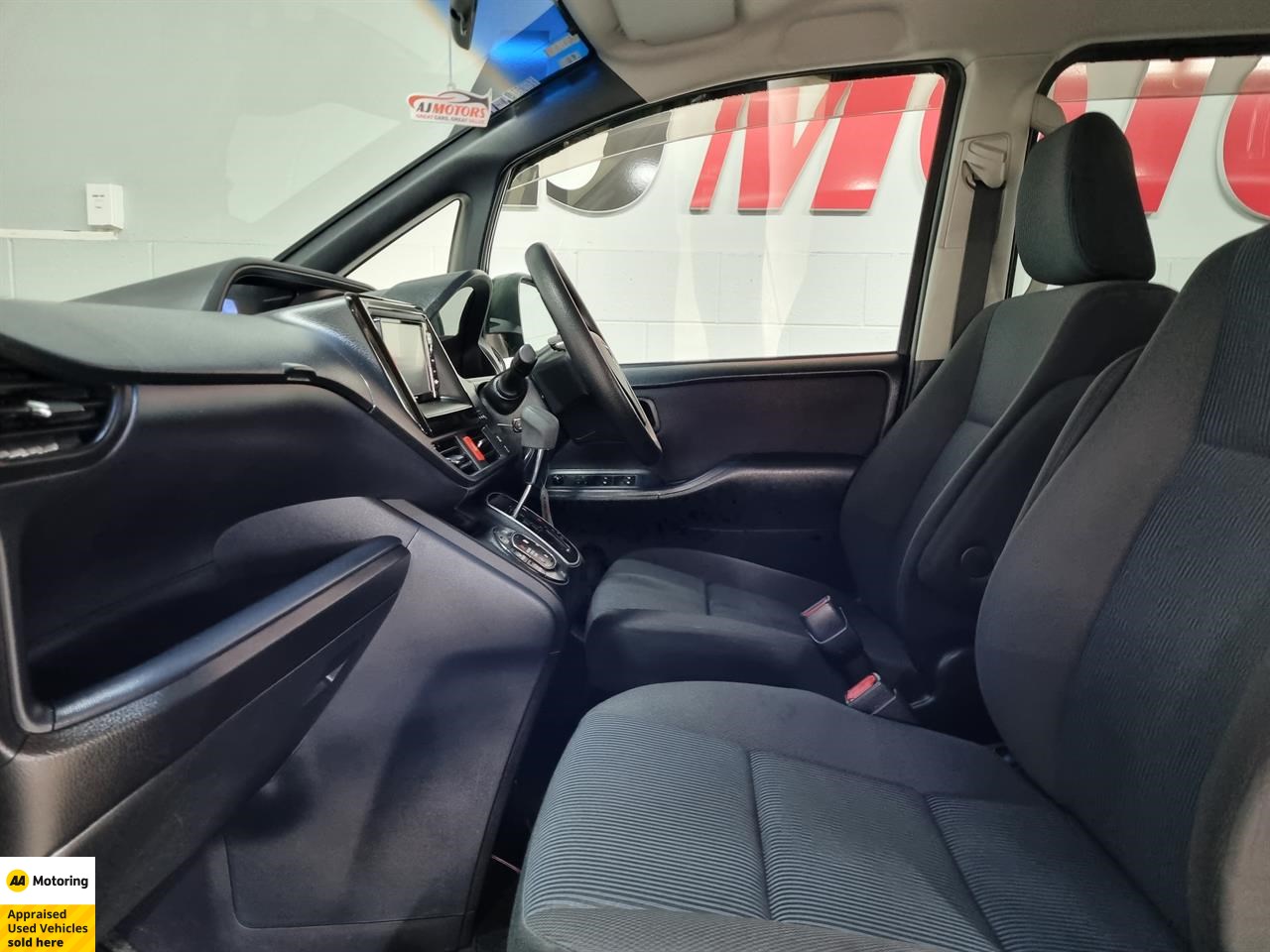 2015 Toyota Noah