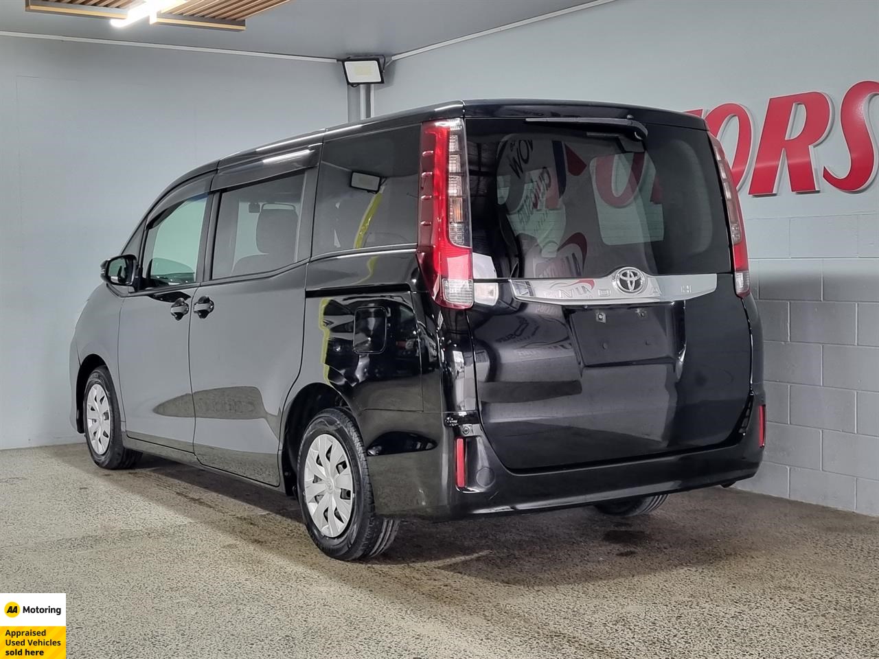 2015 Toyota Noah