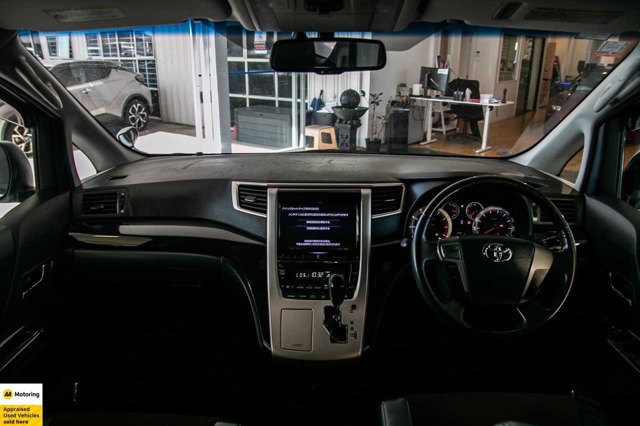 2015 Toyota Alphard
