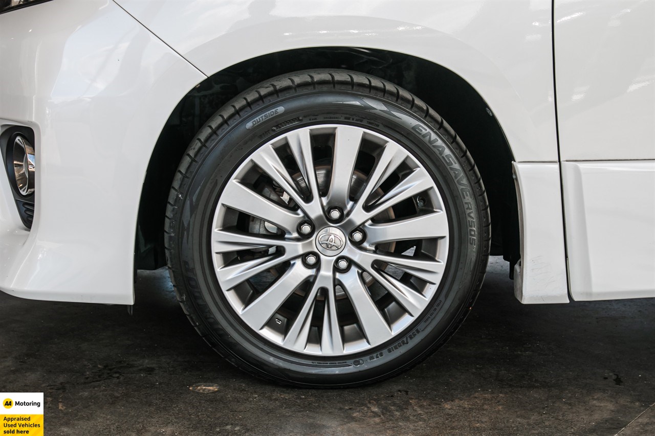 2015 Toyota Alphard