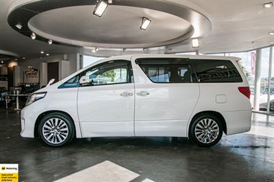 2015 Toyota Alphard - Thumbnail