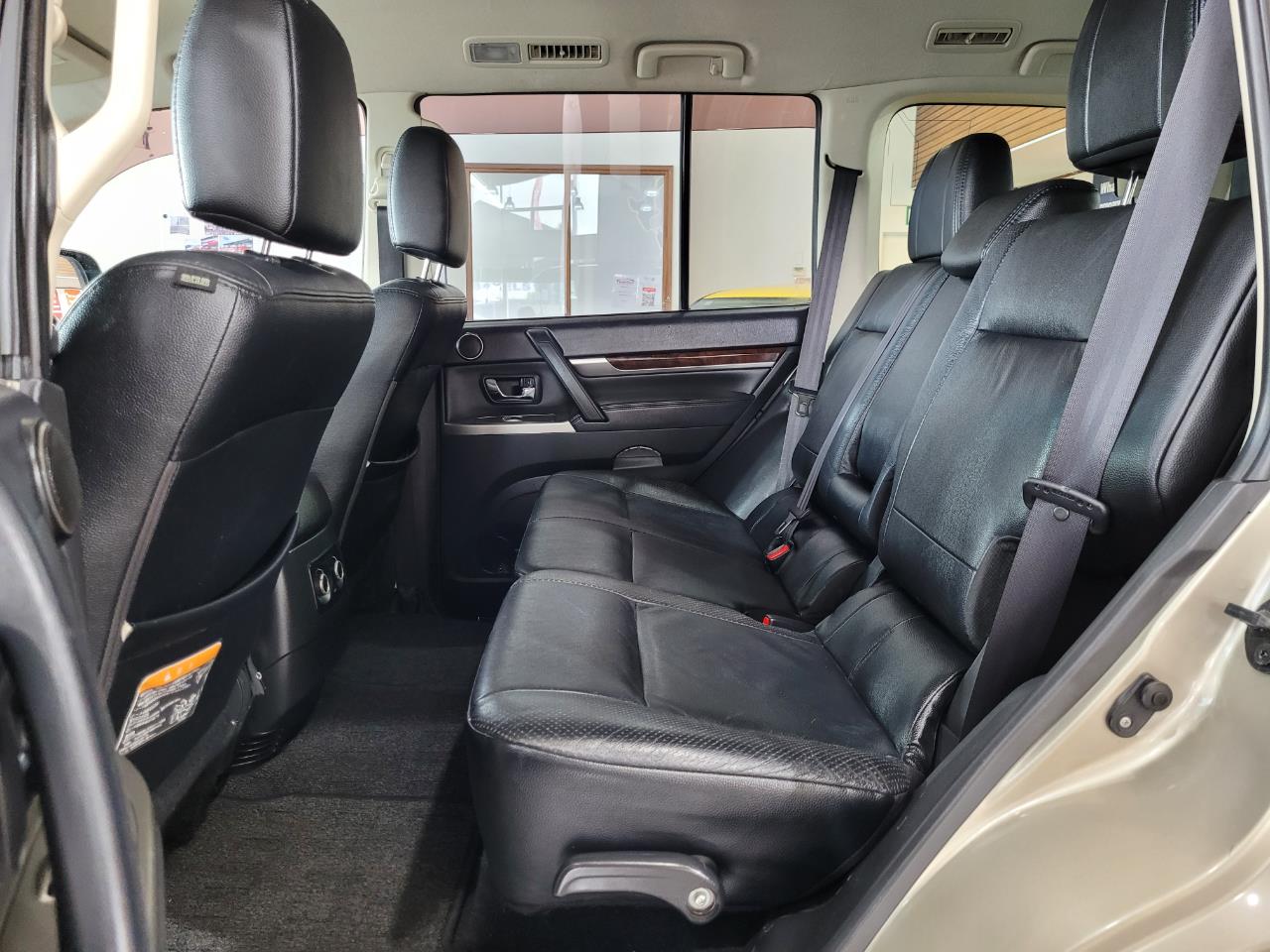 2013 Mitsubishi Pajero