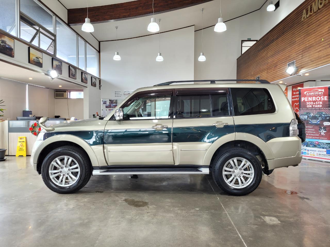 2013 Mitsubishi Pajero