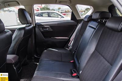 2014 Toyota Auris - Thumbnail