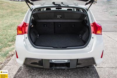 2014 Toyota Auris - Thumbnail