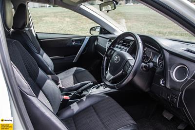 2014 Toyota Auris - Thumbnail