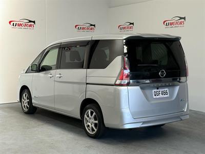 2018 Nissan Serena - Thumbnail