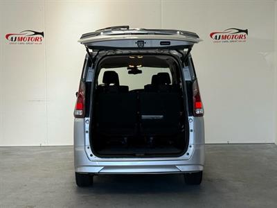 2018 Nissan Serena - Thumbnail