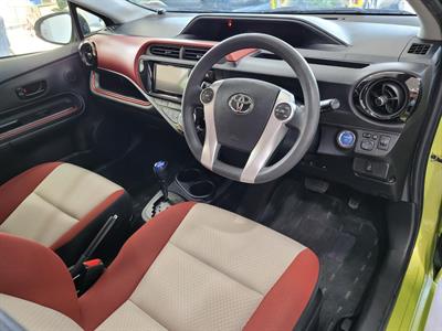 2015 Toyota Aqua - Thumbnail