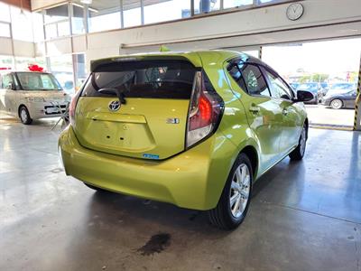 2015 Toyota Aqua - Thumbnail