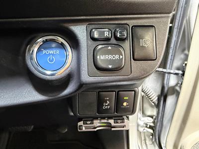 2012 Toyota Aqua - Thumbnail