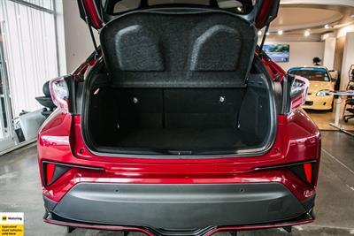 2017 Toyota C-HR - Thumbnail