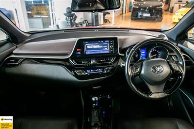 2017 Toyota C-HR - Thumbnail