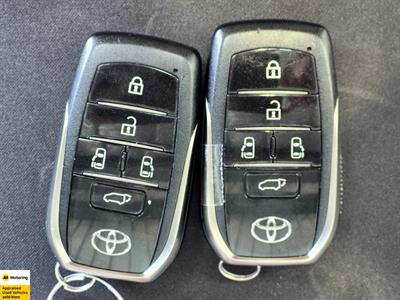 2025 Toyota Alphard - Thumbnail