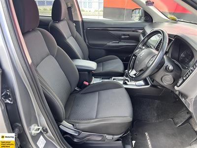 2021 Mitsubishi Outlander - Thumbnail