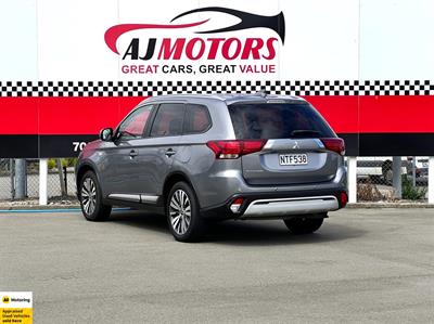 2021 Mitsubishi Outlander - Thumbnail