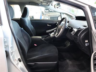 2013 Toyota Prius - Thumbnail