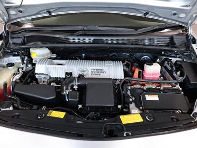 2013 Toyota Prius - Thumbnail