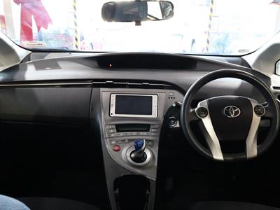 2013 Toyota Prius - Thumbnail