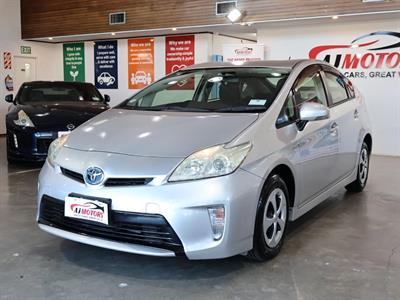2013 Toyota Prius - Thumbnail