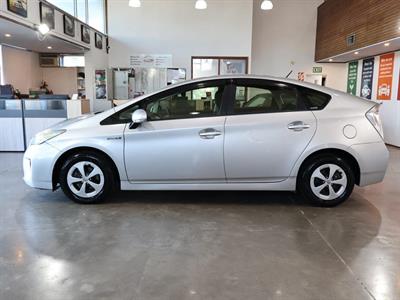 2013 Toyota Prius - Thumbnail