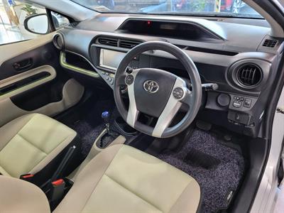 2012 Toyota Aqua - Thumbnail