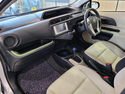 2012 Toyota Aqua - Thumbnail