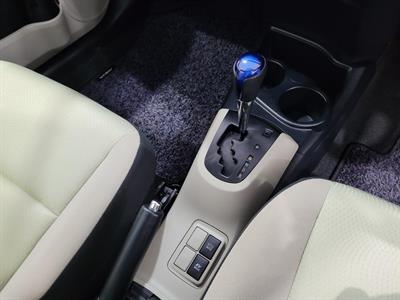 2012 Toyota Aqua - Thumbnail