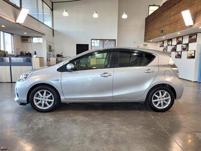 2012 Toyota Aqua - Thumbnail