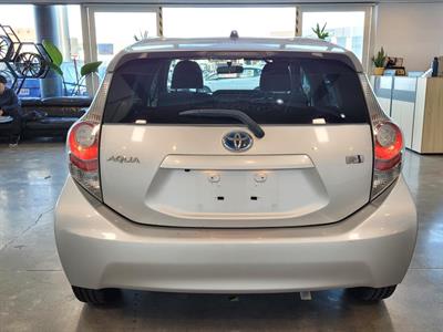 2012 Toyota Aqua - Thumbnail