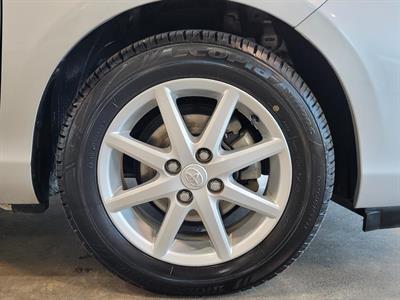 2012 Toyota Aqua - Thumbnail
