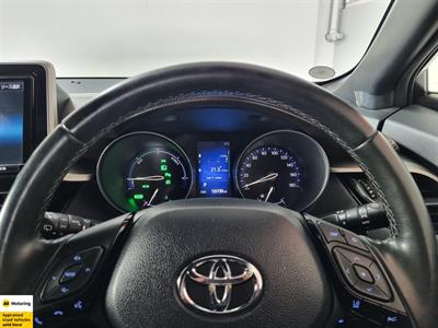 2017 Toyota C-HR - Thumbnail