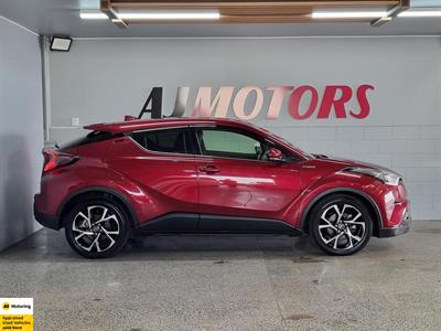 2017 Toyota C-HR - Thumbnail