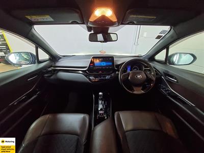 2017 Toyota C-HR - Thumbnail