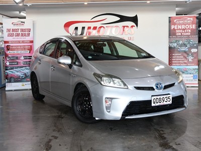 2012 Toyota Prius - Thumbnail