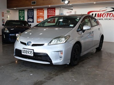2012 Toyota Prius - Thumbnail