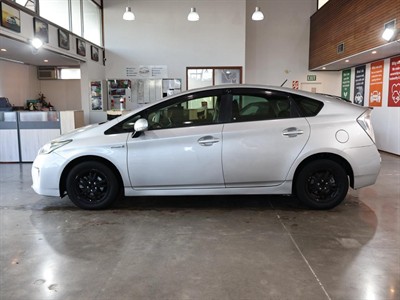 2012 Toyota Prius - Thumbnail