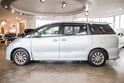 2009 Toyota Estima - Thumbnail