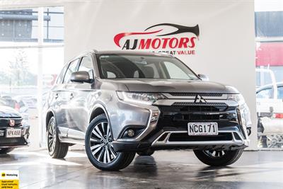 2020 Mitsubishi Outlander - Thumbnail
