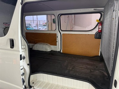 2015 Toyota Hiace - Thumbnail