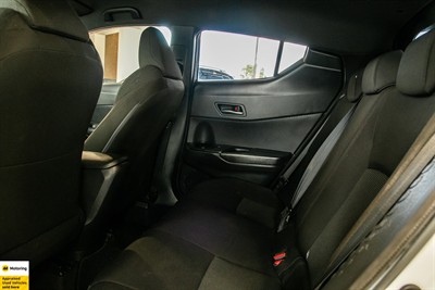 2017 Toyota C-HR - Thumbnail